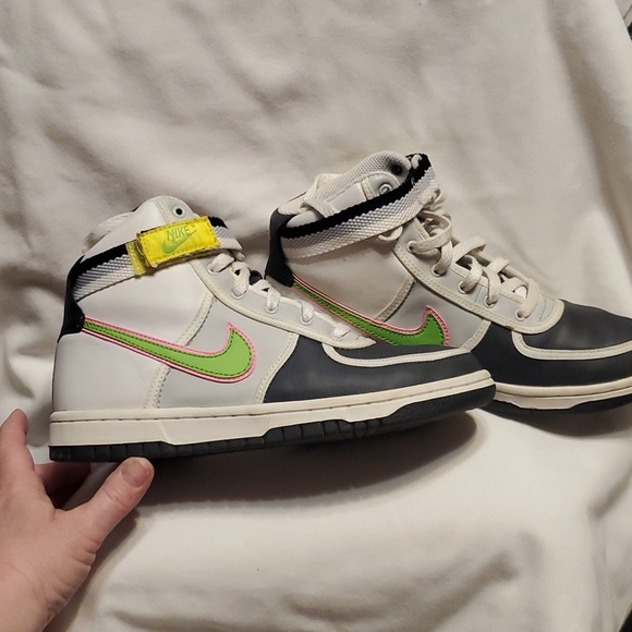 Vandal High(GS) NIKE SHOES W/Original box - Picture 9 of 16